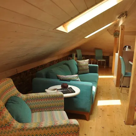 招待所 Ema Artistic House *