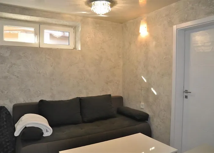 Ema Artistic House Gæstehus *